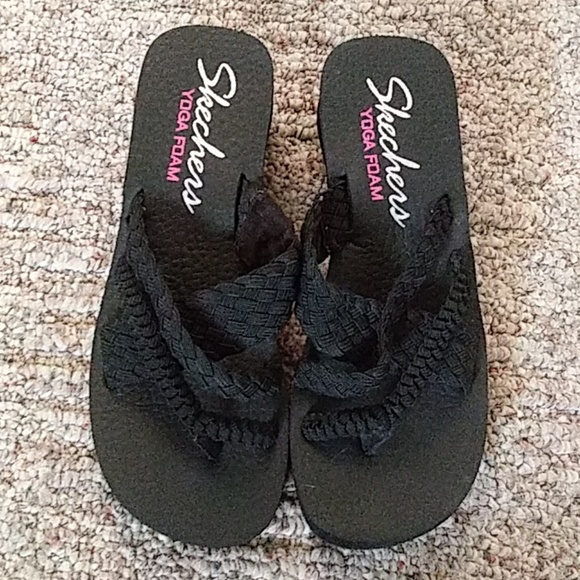 SKECHERS Yoga Foam Sandals 9 - Picture 4 of 12